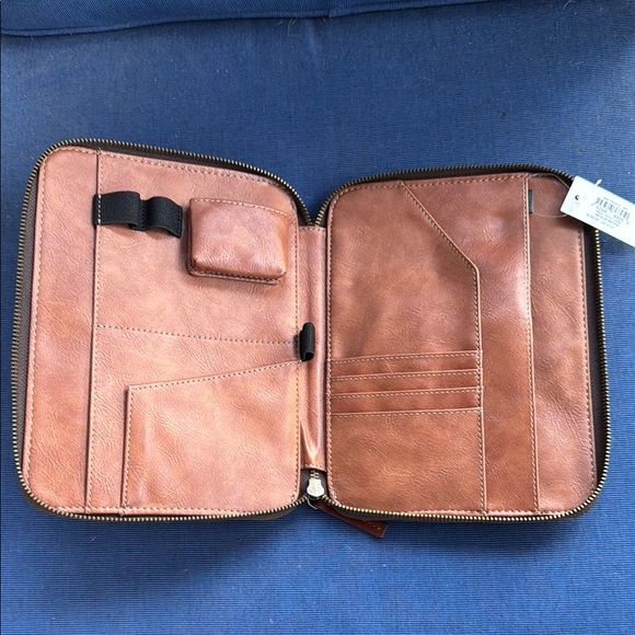 Fossil Brown Raul Tech organizer with Minimalist Design - Picture 3 of 5